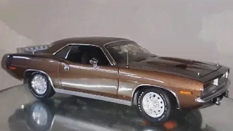 Review of a 1:18 Highway 61 1970 Plymouth 'Cuda 383 "Gator"